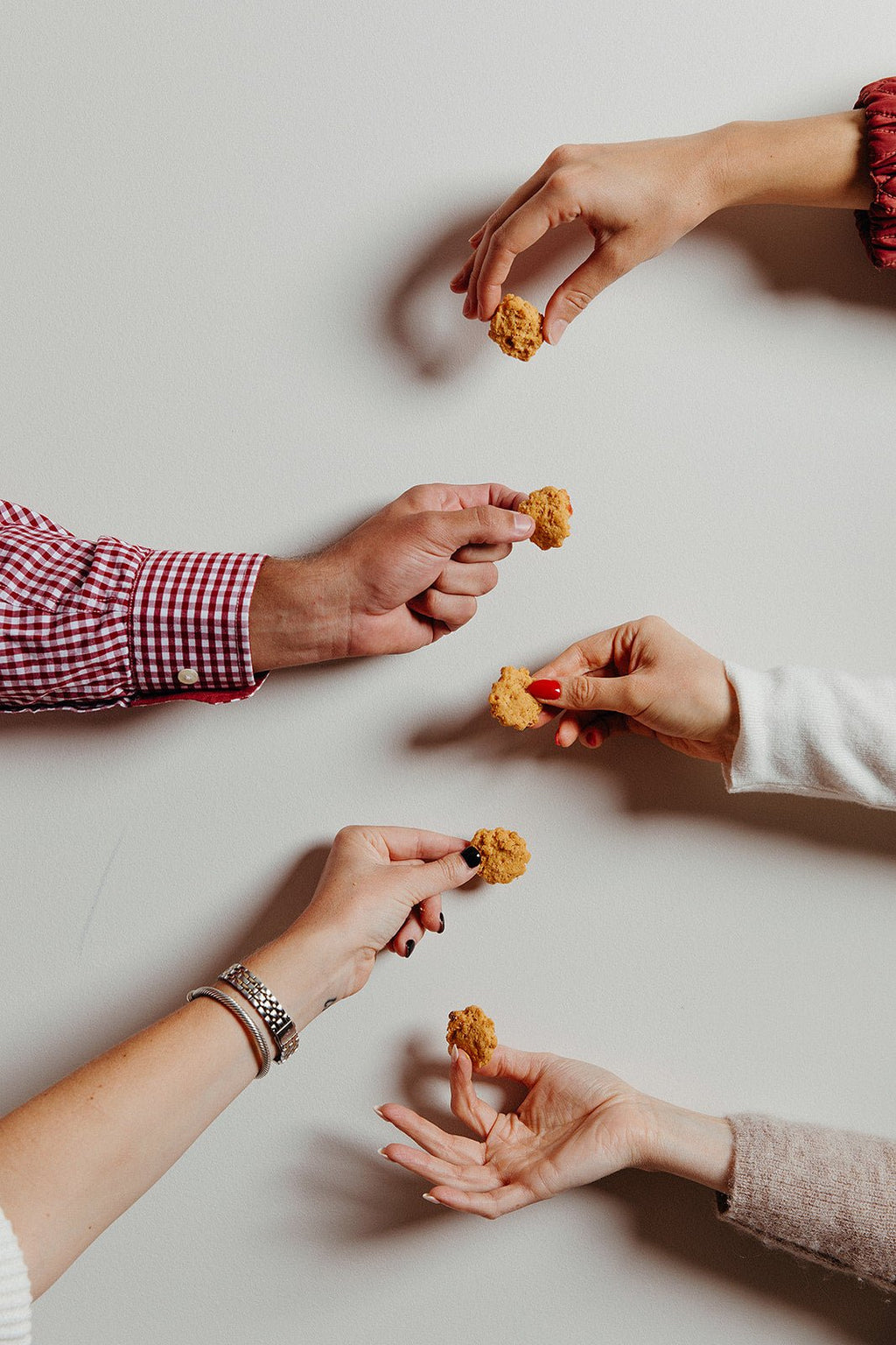 Case - Medium Pouch, Valentine's Bow - Original Sharp Cheddar (20) - Piedmont Pennies